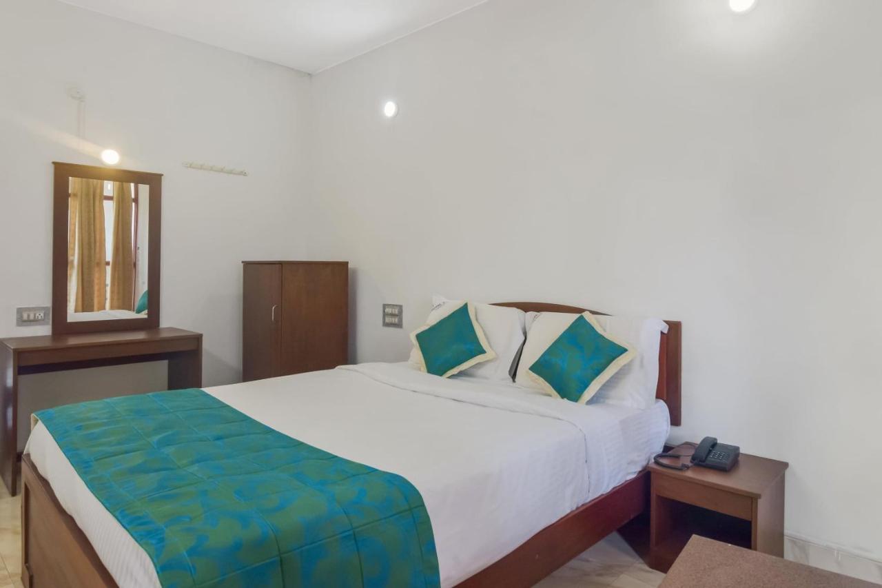 OYO 13581 Hotel Raj Madikeri Buitenkant foto