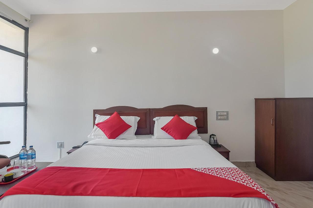 OYO 13581 Hotel Raj Madikeri Buitenkant foto
