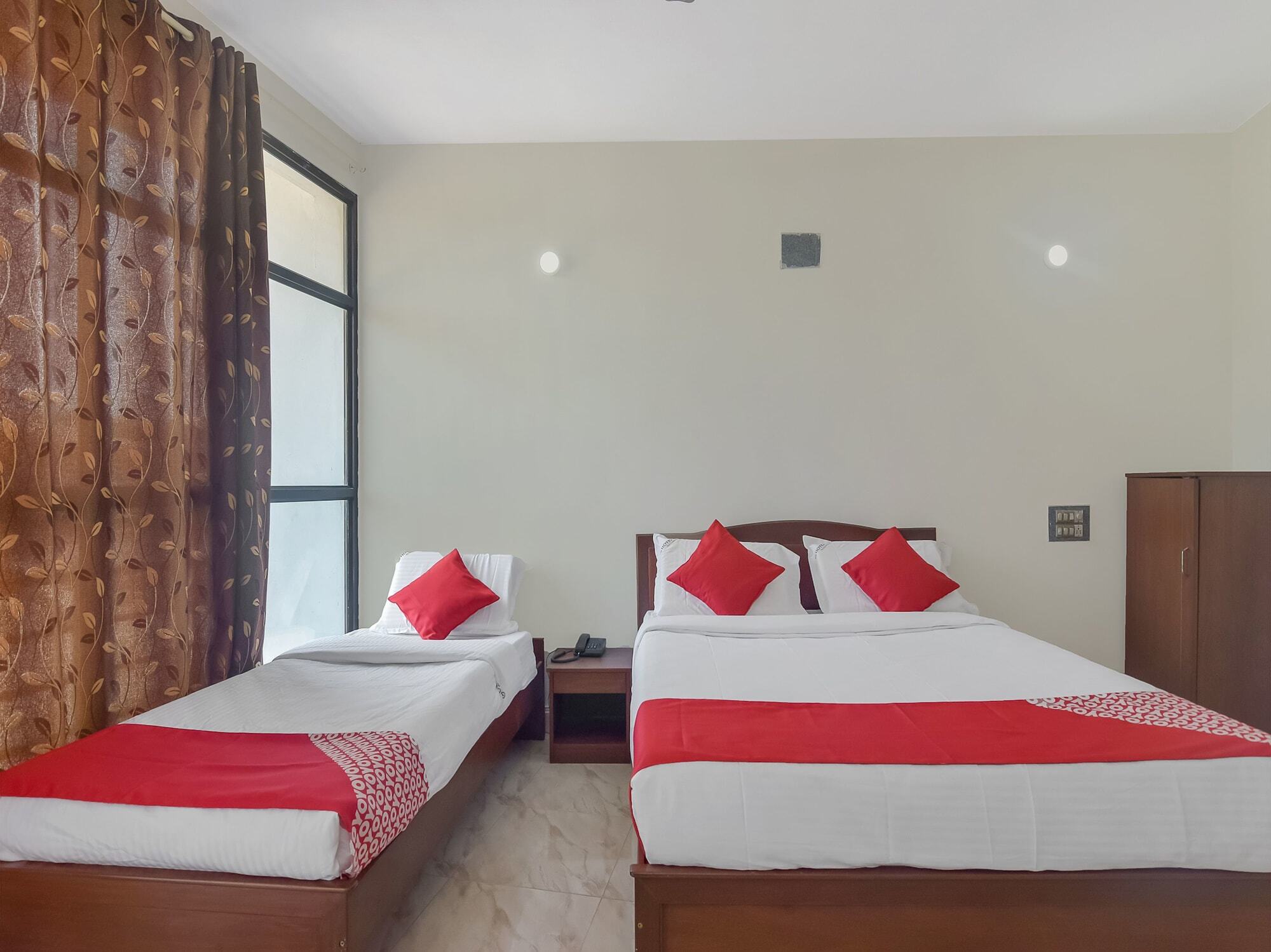 OYO 13581 Hotel Raj Madikeri Buitenkant foto
